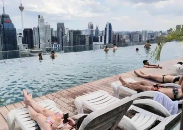 Regalia Suites With Infinity Pool Kl By Cozy Homes