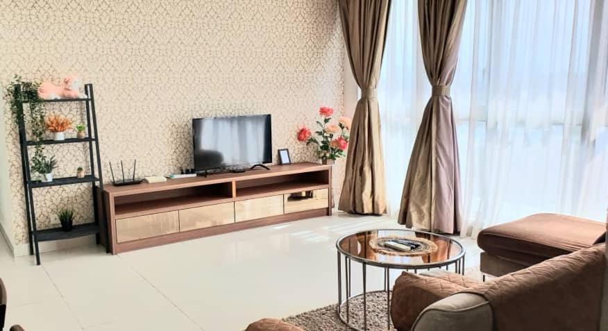 Regalia With Infinity Pool Kl By Cozy Homes Pangsapuri *