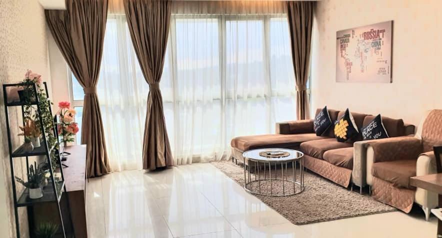 Pangsapuri Regalia With Infinity Pool Kl By Cozy Homes Kuala Lumpur