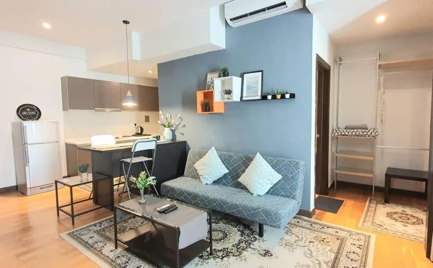 Regalia With Infinity Pool Kl By Cozy Homes