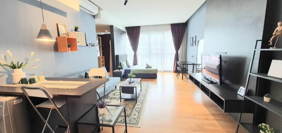 Regalia With Infinity Pool Kl By Cozy Homes Pangsapuri Kuala Lumpur