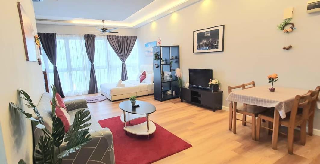 Regalia With Infinity Pool Kl By Cozy Homes Pangsapuri *