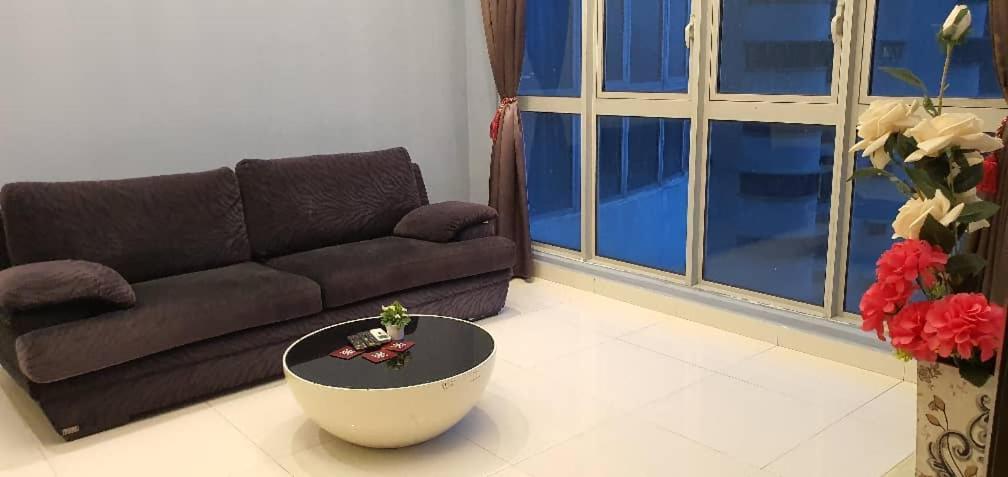 Regalia With Infinity Pool Kl By Cozy Homes Kuala Lumpur