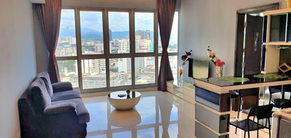 Regalia With Infinity Pool Kl By Cozy Homes Kuala Lumpur