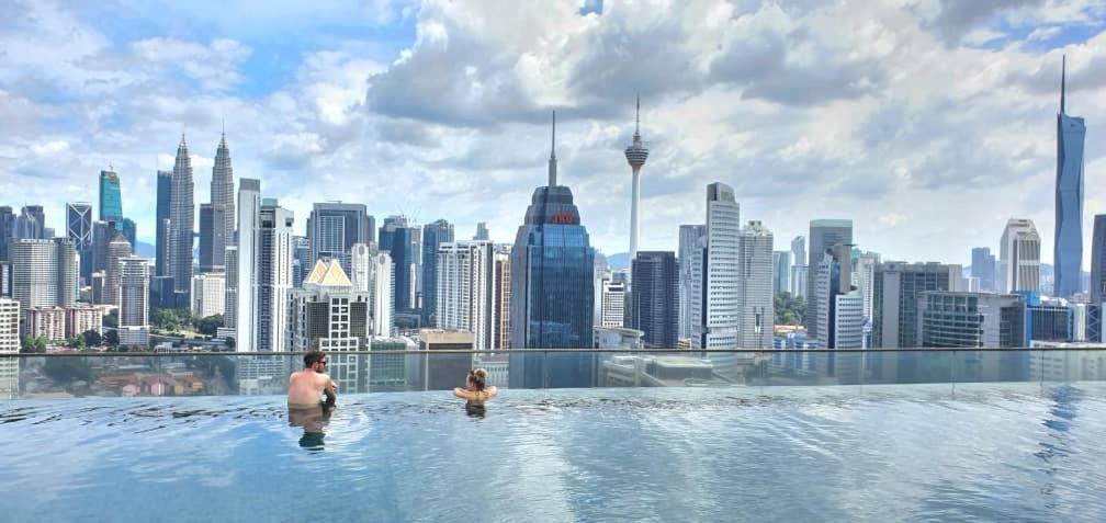 Regalia With Infinity Pool Kl By Cozy Homes Kuala Lumpur