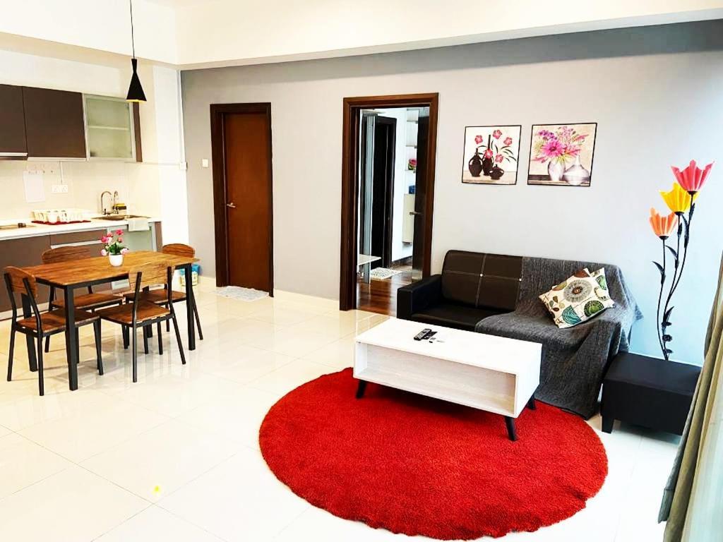 Regalia With Infinity Pool Kl By Cozy Homes Kuala Lumpur