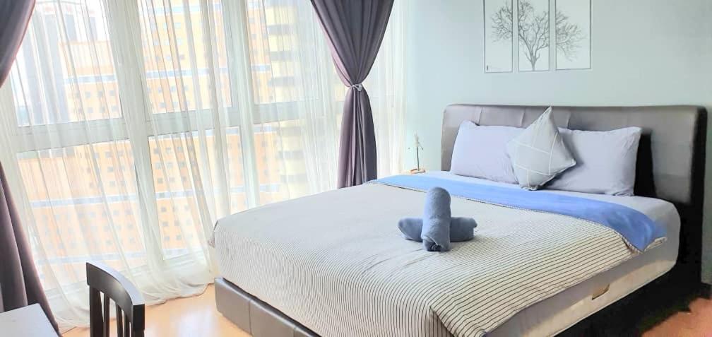 Regalia With Infinity Pool Kl By Cozy Homes Pangsapuri Kuala Lumpur